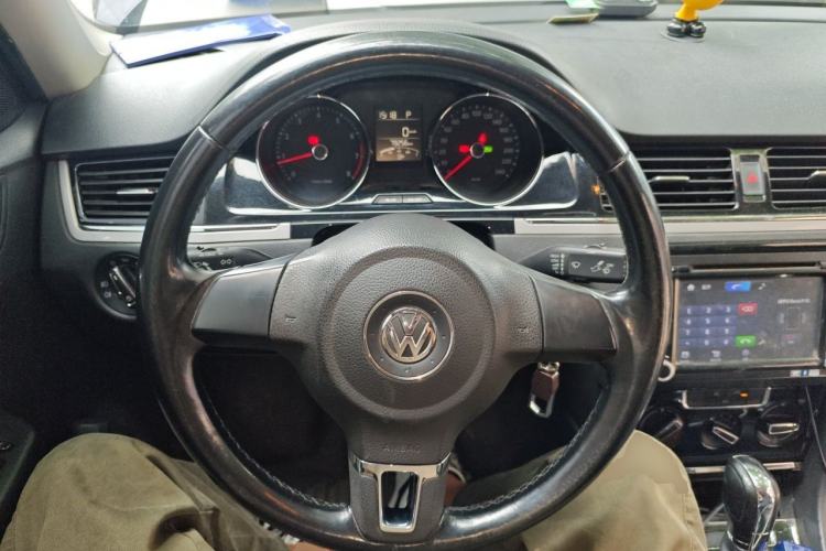 Used Volkswagen Bora 2014 1.6L Automatic Comfort Model Steering Wheel