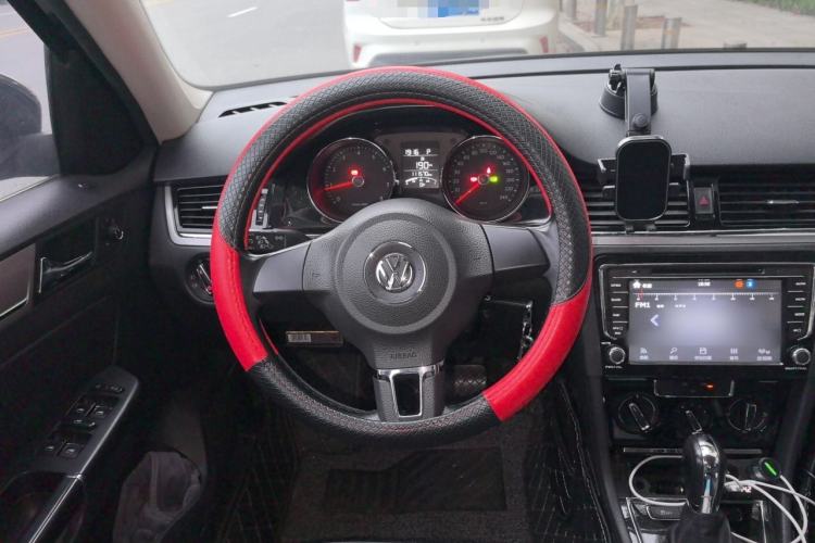 Used Volkswagen Bora 2014 1.6L Automatic Comfort Model Steering Wheel