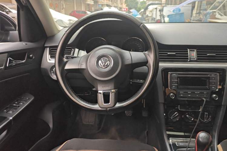 Used Volkswagen Bora 2014 1.6L Manual Comfort Model Steering Wheel