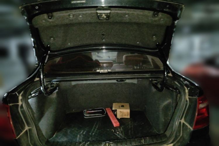 Used Volkswagen Bora 2014 1.6L Manual Fashion Edition Trunk