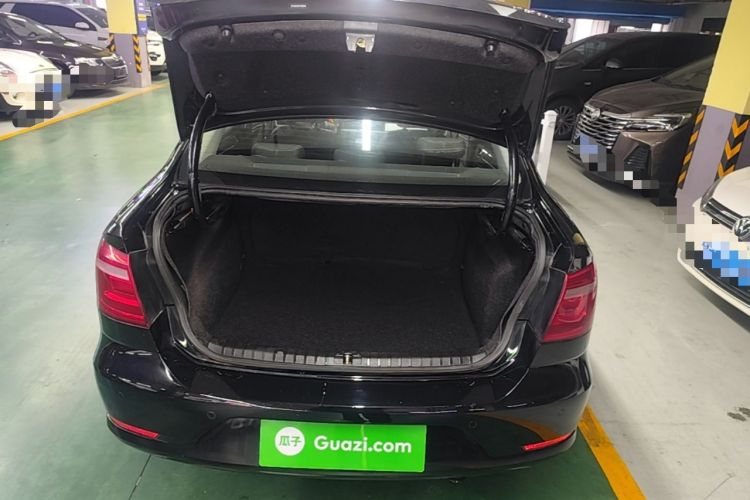 Used Volkswagen Bora 2014 1.6L Automatic Fashion Model Trunk