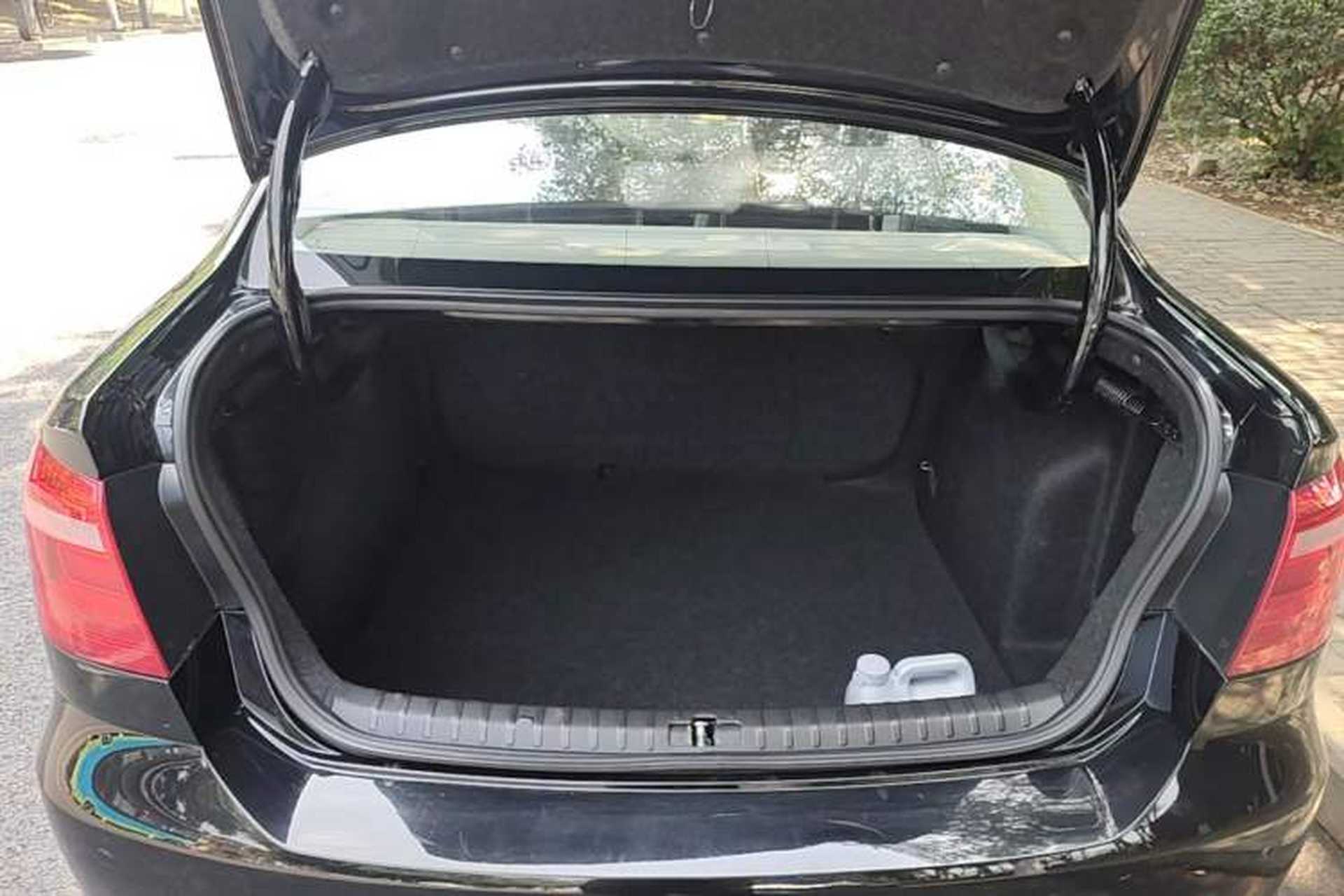 Used Volkswagen Bora 2014 1.6L Automatic Fashion Model Trunk
