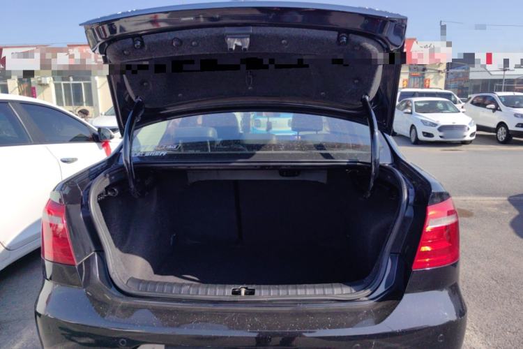 Used Volkswagen Bora 2014 1.6L Automatic Comfort Model Trunk