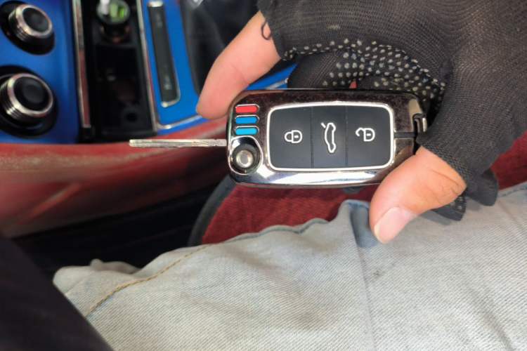 Used Volkswagen Bora 2014 1.6L Manual Comfort Model Vehicle Key