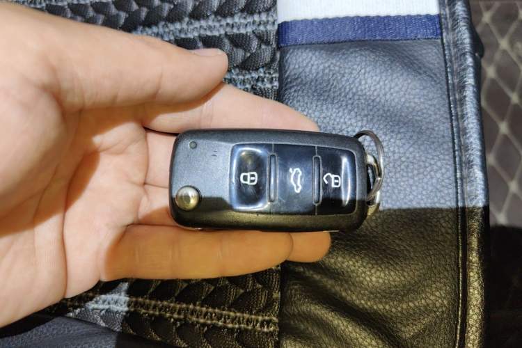Used Volkswagen Bora 2014 1.6L Automatic Fashion Model Vehicle Key