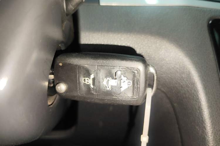 Used Volkswagen Bora 2014 1.6L Automatic Fashion Model Vehicle Key