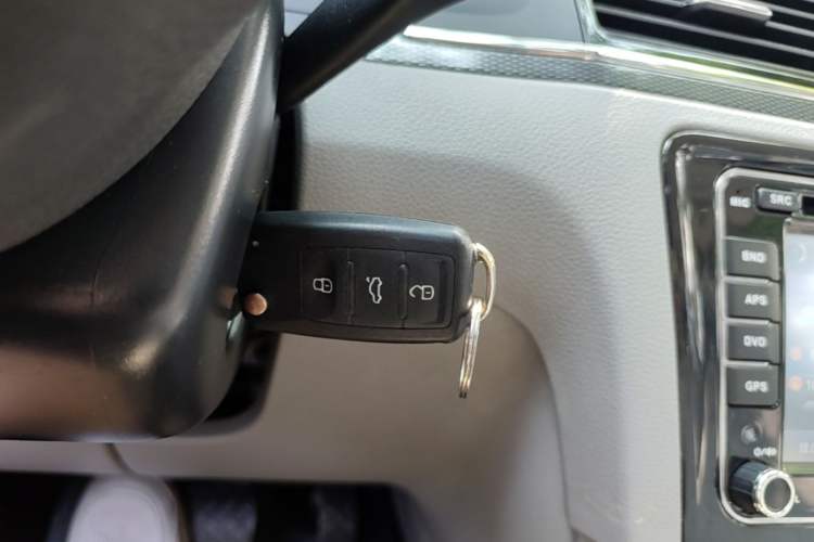 Used Volkswagen Bora 2014 1.6L Automatic Fashion Model Vehicle Key