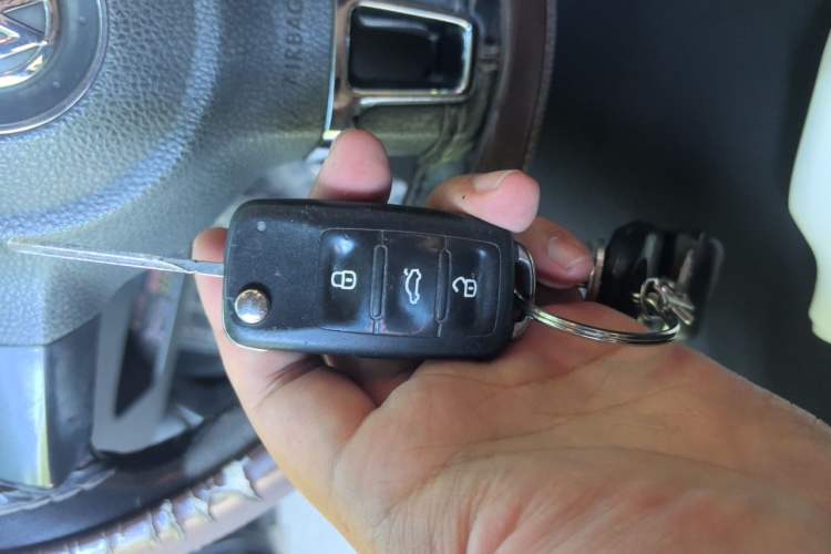 Used Volkswagen Bora 2014 1.6L Automatic Fashion Model Vehicle Key