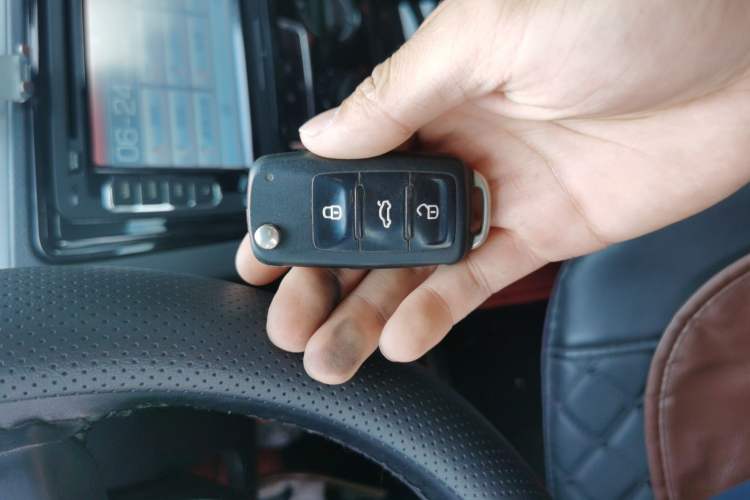 Used Volkswagen Bora 2014 1.6L Manual Fashion Edition Vehicle Key
