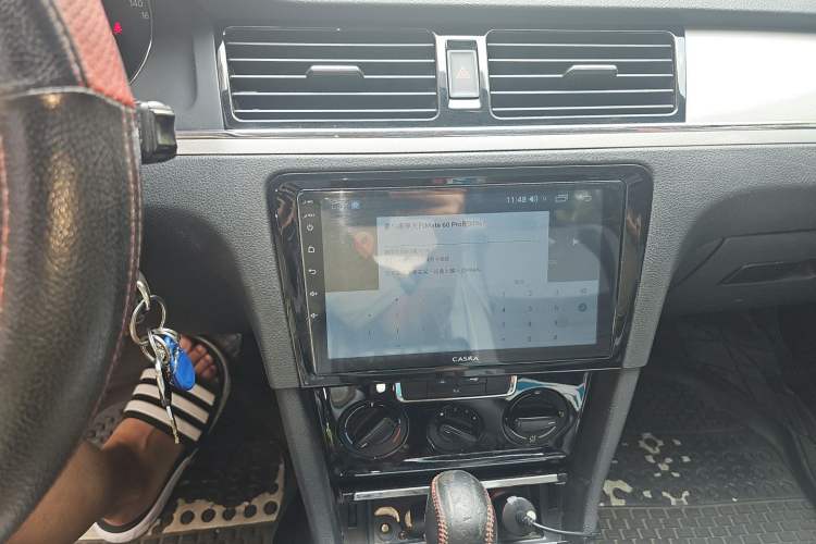 Used Volkswagen Bora 2014 1.6L Automatic Fashion Model Audio And AC Panel