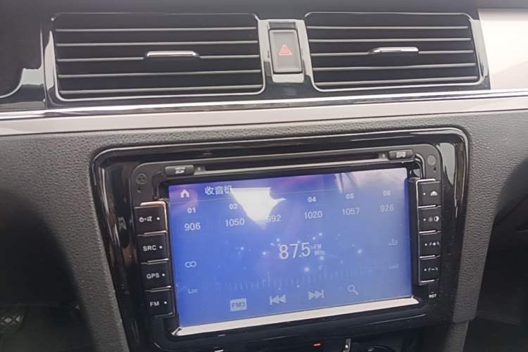 Used Volkswagen Bora 2014 1.6L Manual Fashion Edition Audio And AC Panel