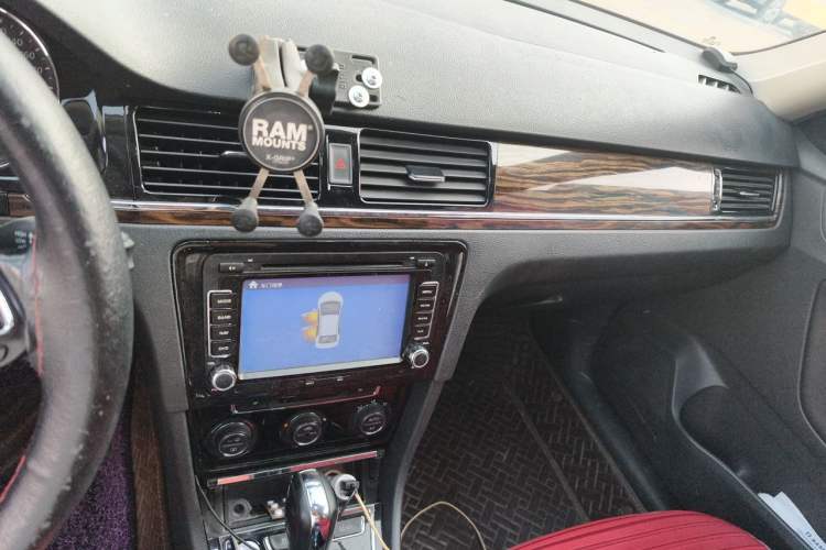 Used Volkswagen Bora 2014 1.6L Automatic Luxury Model Audio And AC Panel