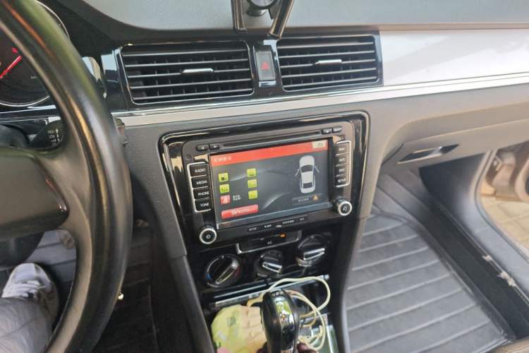 Used Volkswagen Bora 2014 1.4TSI Automatic Comfort Model Audio And AC Panel