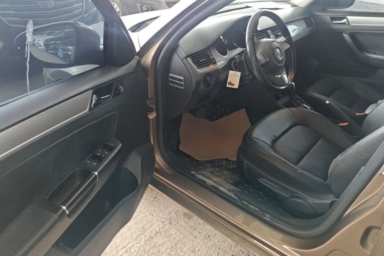 Used Volkswagen Bora 2014 1.6L Automatic Fashion Model Driver Seat