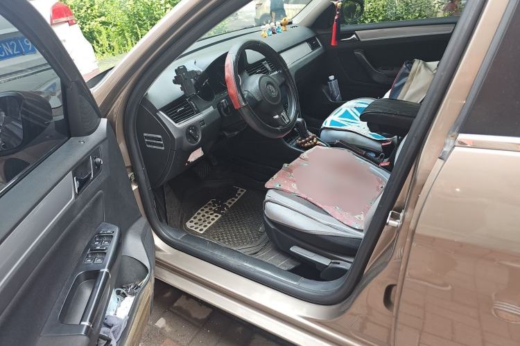 Used Volkswagen Bora 2014 1.6L Automatic Fashion Model Driver Seat