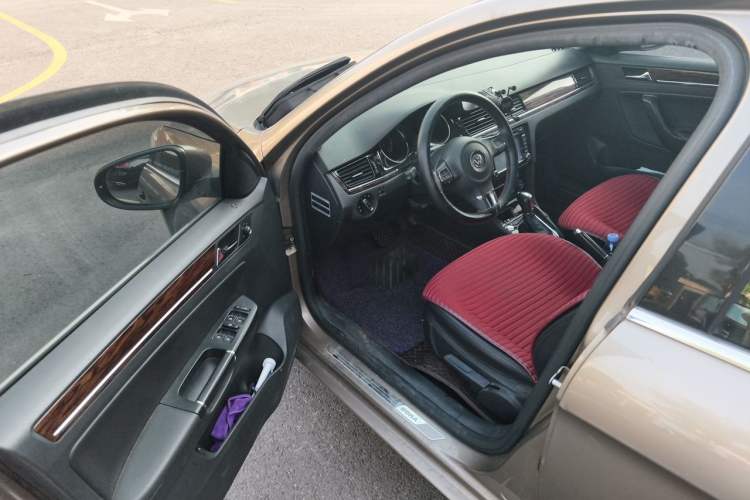 Used Volkswagen Bora 2014 1.6L Automatic Luxury Model Driver Seat