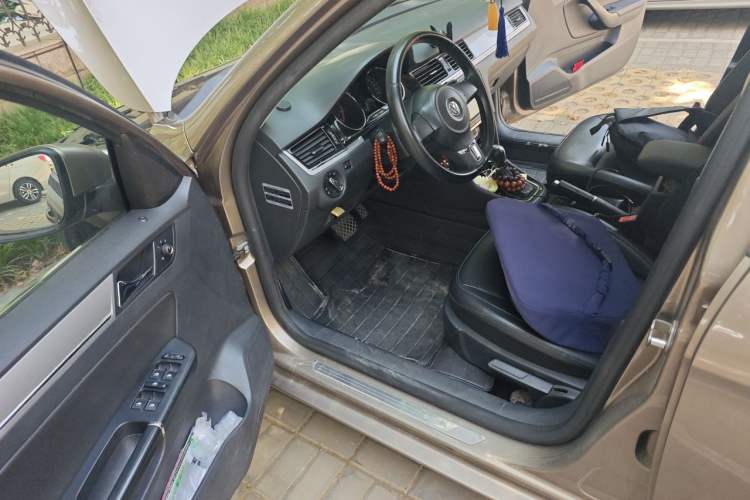 Used Volkswagen Bora 2014 1.4TSI Automatic Comfort Model Driver Seat