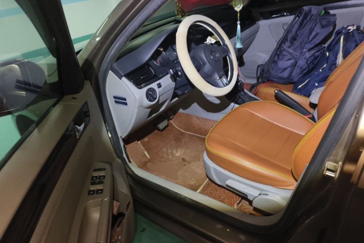 Used Volkswagen Bora 2014 1.6L Automatic Fashion Model Driver Seat