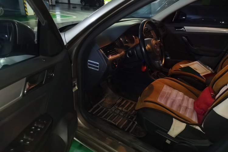 Used Volkswagen Bora 2014 1.6L Automatic Fashion Model Driver Seat