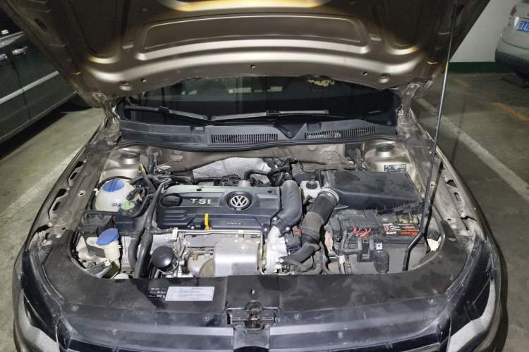 Used Volkswagen Bora 2014 1.4TSI Automatic Comfort Model Engine Bay