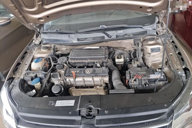 Used Volkswagen Bora 2014 1.6L Automatic Fashion Model Engine Bay