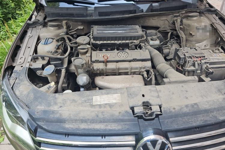 Used Volkswagen Bora 2014 1.6L Automatic Fashion Model Engine Bay