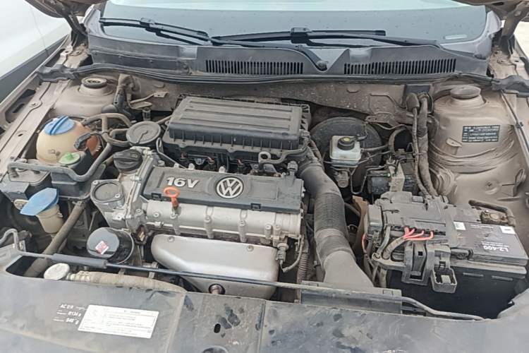 Used Volkswagen Bora 2014 1.6L Manual Fashion Edition Engine Bay