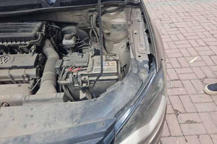 Used Volkswagen Bora 2014 1.6L Automatic Fashion Model Engine Bay Left
