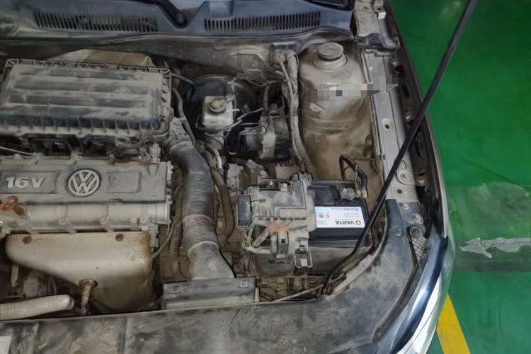 Used Volkswagen Bora 2014 1.6L Automatic Fashion Model Engine Bay Left