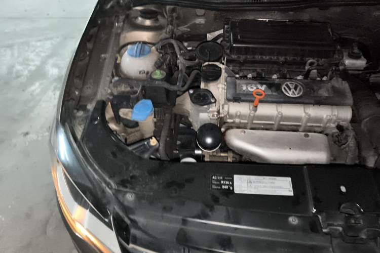 Used Volkswagen Bora 2014 1.6L Automatic Comfort Model Engine Bay Right