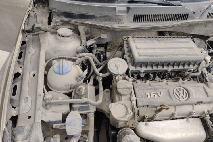 Used Volkswagen Bora 2014 1.6L Automatic Comfort Model Engine Bay Right