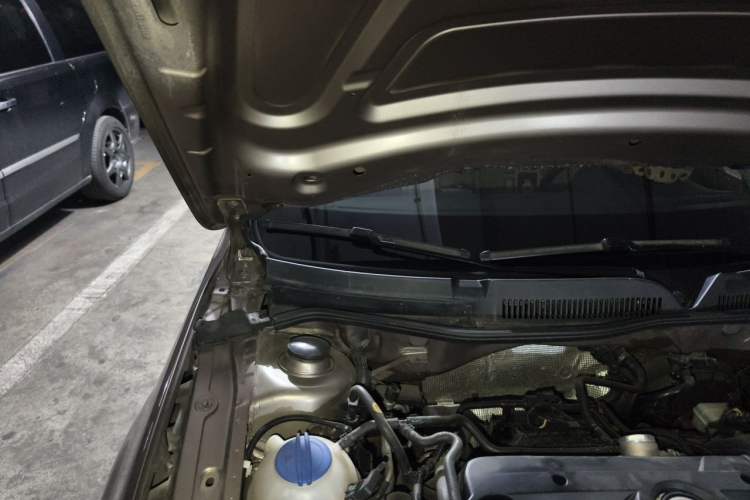 Used Volkswagen Bora 2014 1.4TSI Automatic Comfort Model Engine Bay Right