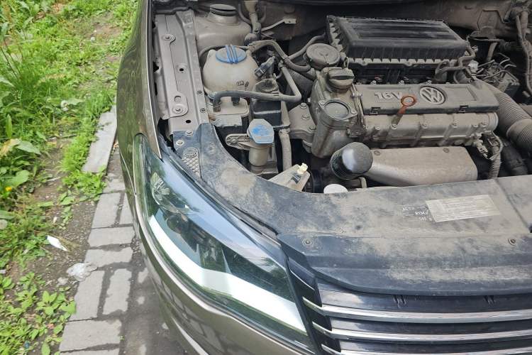 Used Volkswagen Bora 2014 1.6L Automatic Fashion Model Engine Bay Right