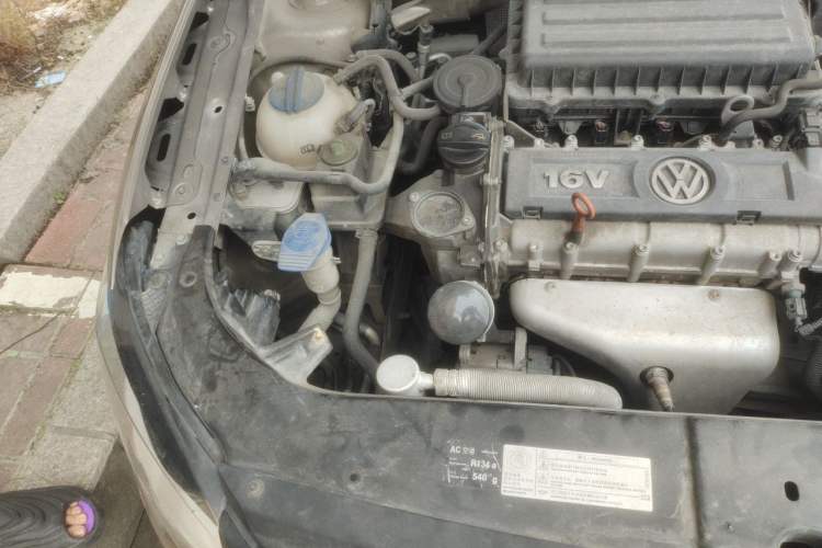 Used Volkswagen Bora 2014 1.6L Automatic Comfort Model Engine Bay Right