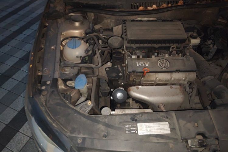 Used Volkswagen Bora 2014 1.6L Manual Comfort Model Engine Bay Right