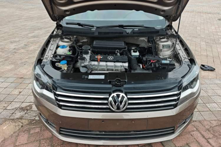 Used Volkswagen Bora 2014 1.6L Manual Comfort Model Engine Bay