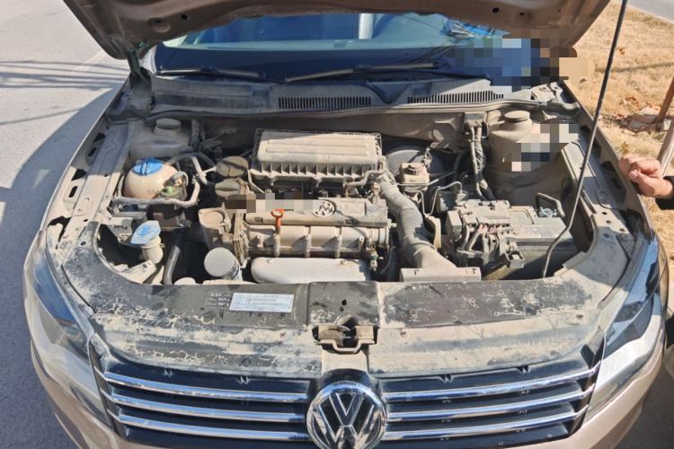 Used Volkswagen Bora 2014 1.6L Manual Fashion Edition Engine Bay