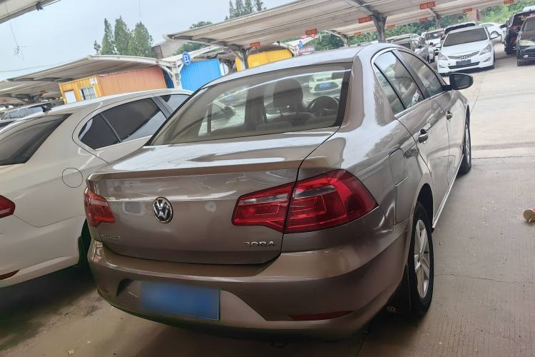 Used Volkswagen Bora 2014 1.6L Automatic Fashion Model Exterior 5