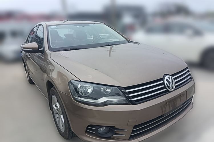 Used Volkswagen Bora 2014 1.6L Manual Fashion Edition Front Right 45 Deg