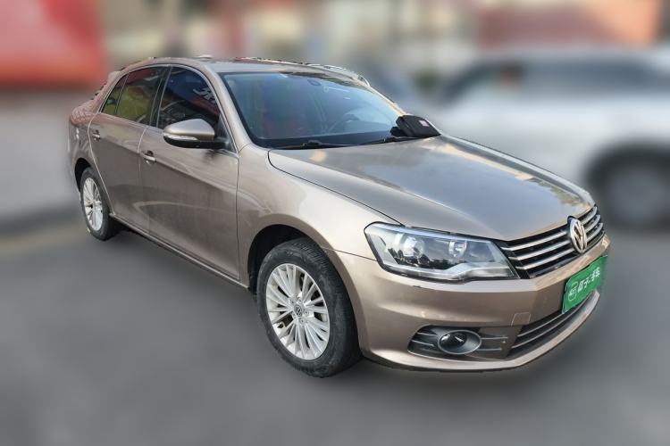 Used Volkswagen Bora 2014 1.6L Automatic Luxury Model Front Right 45 Deg