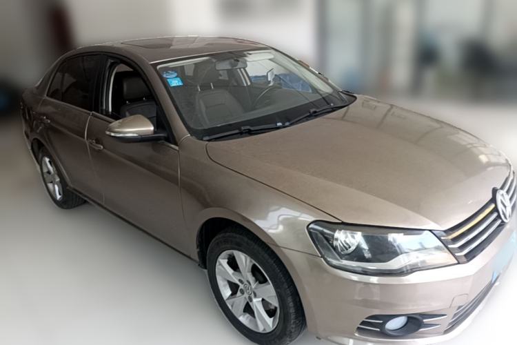Used Volkswagen Bora 2014 1.6L Automatic Comfort Model Front Right 45 Deg