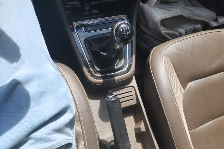 Used Volkswagen Bora 2014 1.6L Manual Comfort Model Gear Lever