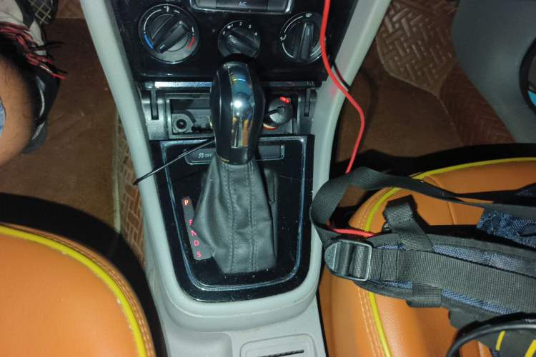 Used Volkswagen Bora 2014 1.6L Automatic Fashion Model Gear Lever
