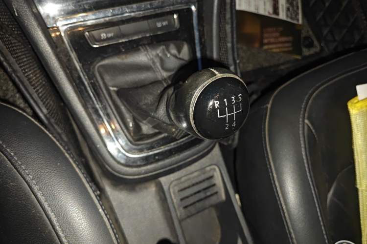 Used Volkswagen Bora 2014 1.6L Manual Comfort Model Gear Lever