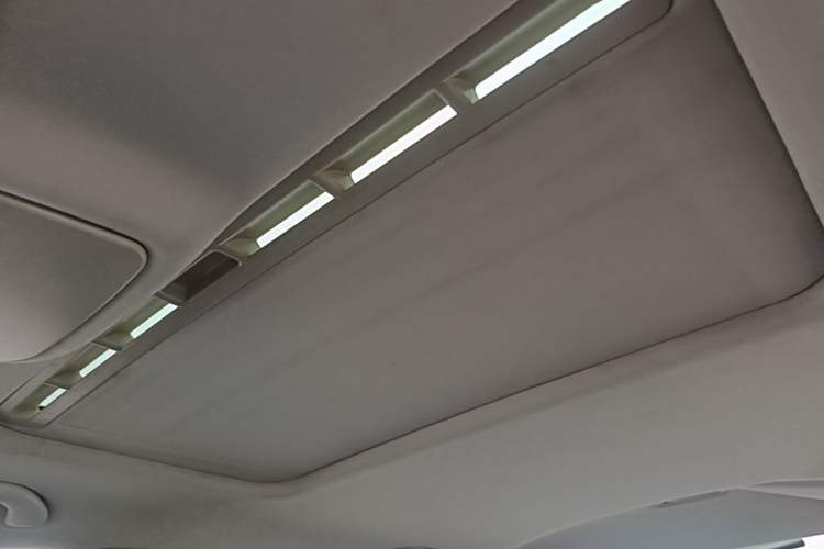 Used Volkswagen Bora 2014 1.6L Manual Fashion Edition Headliner