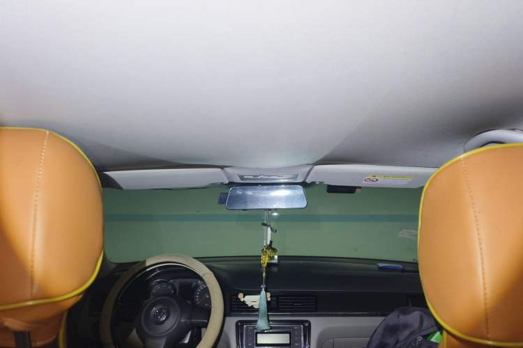 Used Volkswagen Bora 2014 1.6L Automatic Fashion Model Headliner