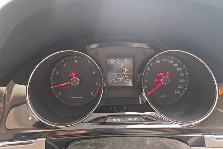 Used Volkswagen Bora 2014 1.4TSI Automatic Comfort Model Instrument Cluster