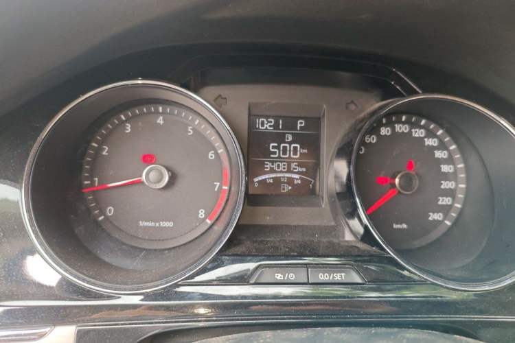 Used Volkswagen Bora 2014 1.6L Automatic Comfort Model Instrument Cluster