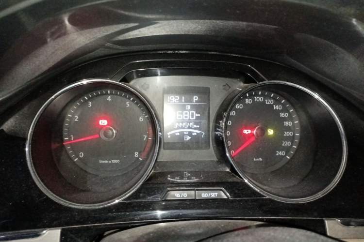 Used Volkswagen Bora 2014 1.6L Automatic Comfort Model Instrument Cluster