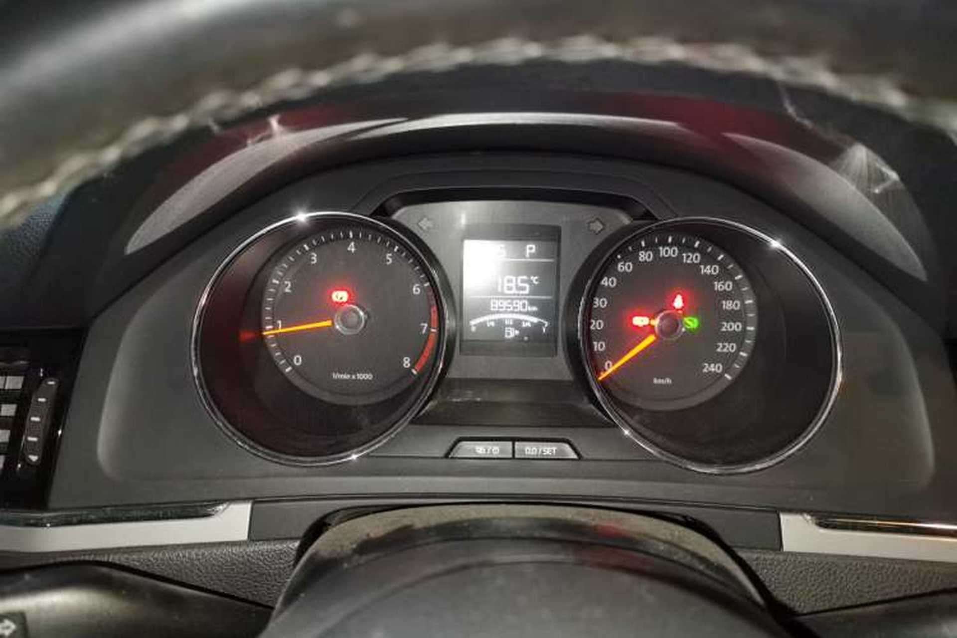 Used Volkswagen Bora 2014 1.6L Automatic Fashion Model Instrument Cluster